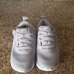 Nike Kids Light Gray Sneakers